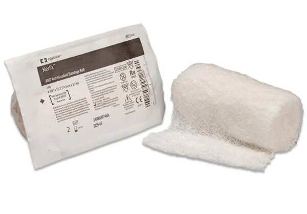 Gaaskompres Kerlix AMD op rol 12-laags 3,7mx11,4cm